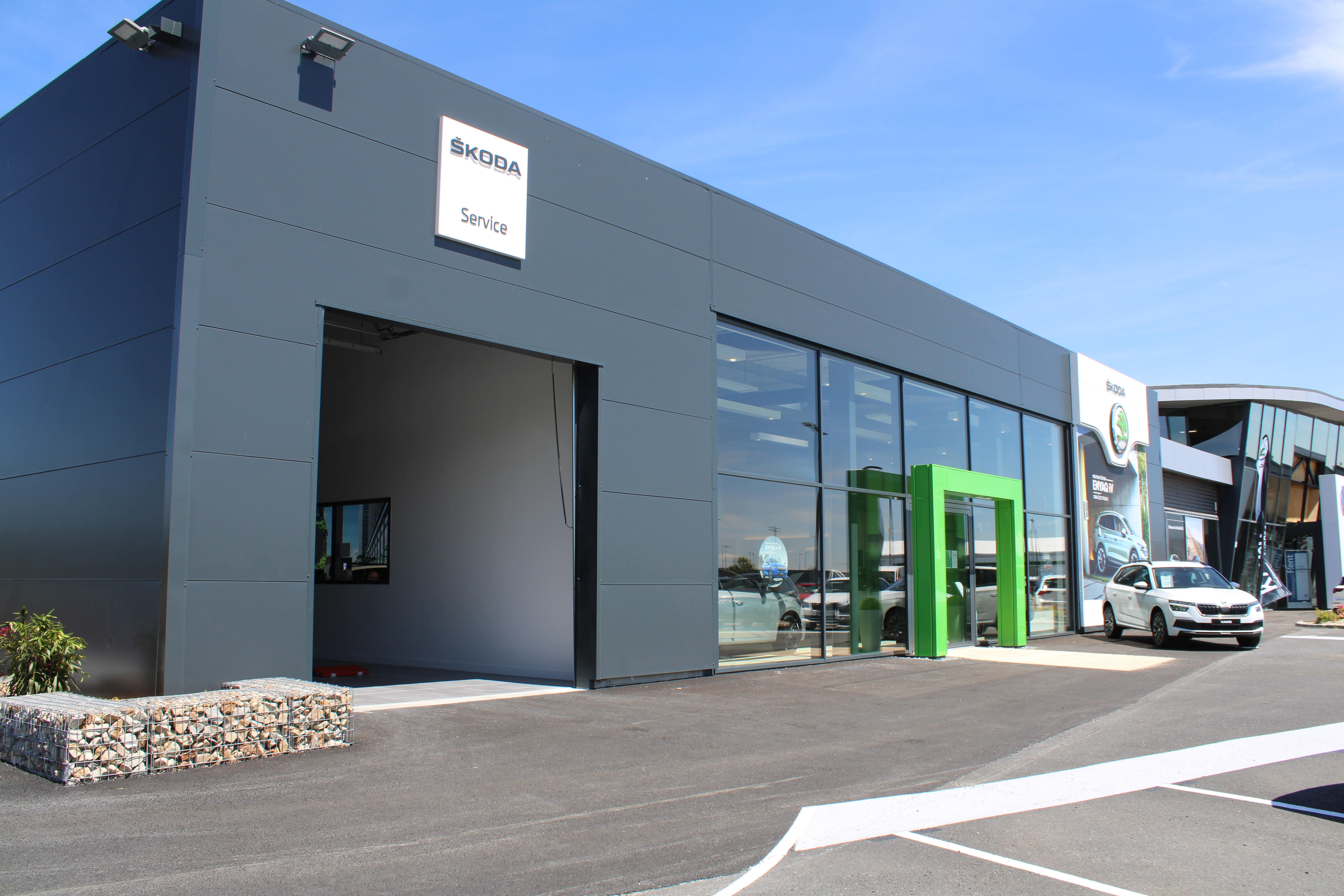 Construction des concessions Škoda Caen et Škoda Lisieux